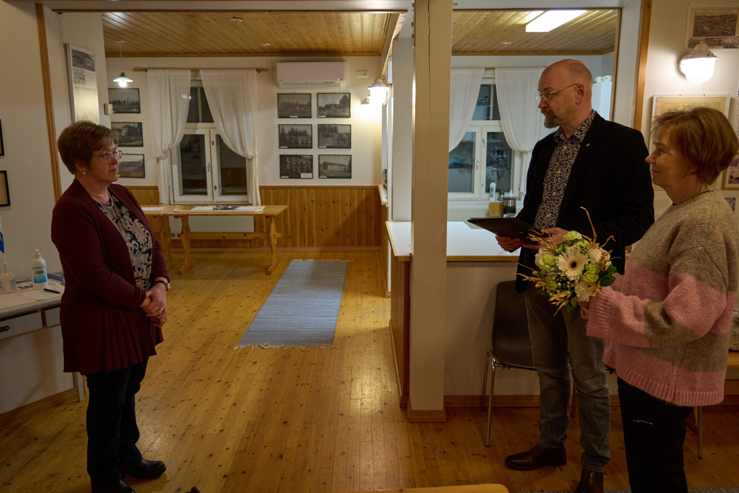 Kotiseutuliiton hopeinen ansiomerkki Sari Pekkalalle